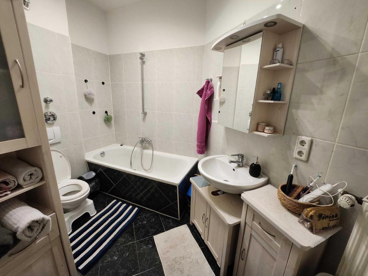 One Private Room Available In A Two Room Apartment In Tegel, Berlin Exterior photo